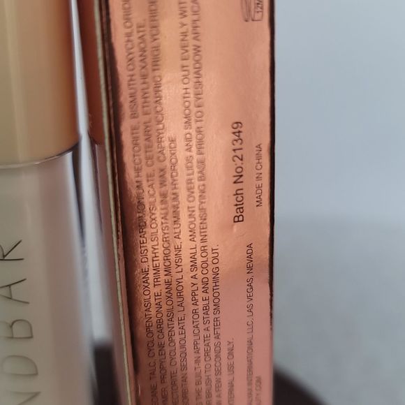 Sandbar Beauty Shadow Light Eyeshadow Primer - Picture 7 of 8